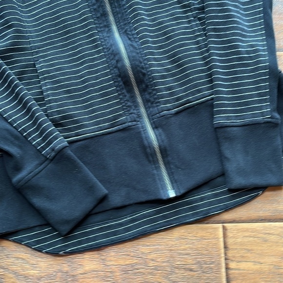 COPY - Cabi Sprint Track Jacket - Size Large. Style 3378 - Picture 5 of 14